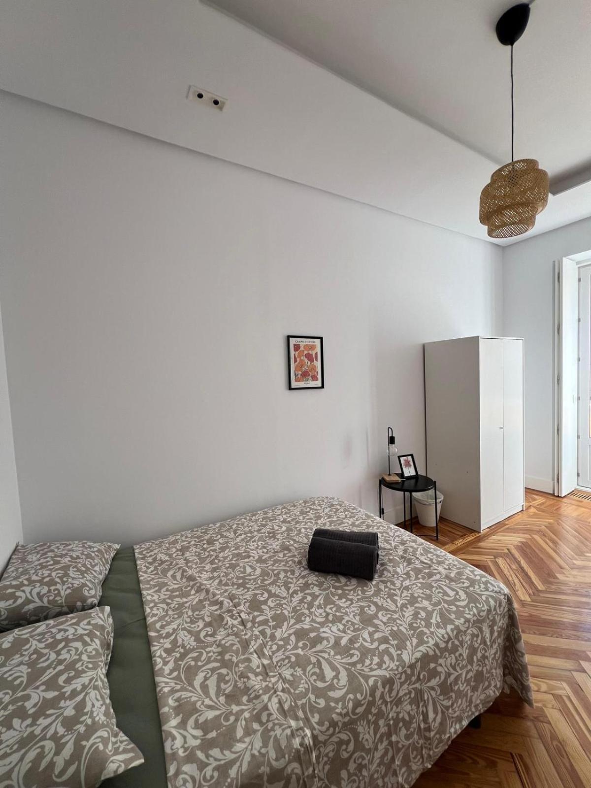 Private Rooms In Magdalena Street Madrid Eksteriør bilde