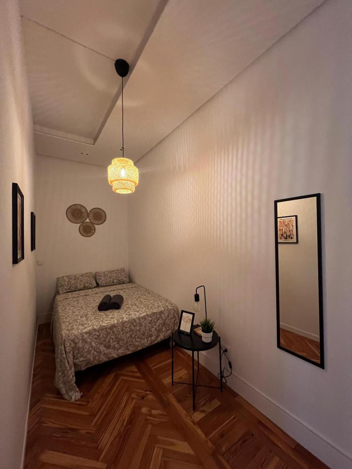 Private Rooms In Magdalena Street Madrid Eksteriør bilde
