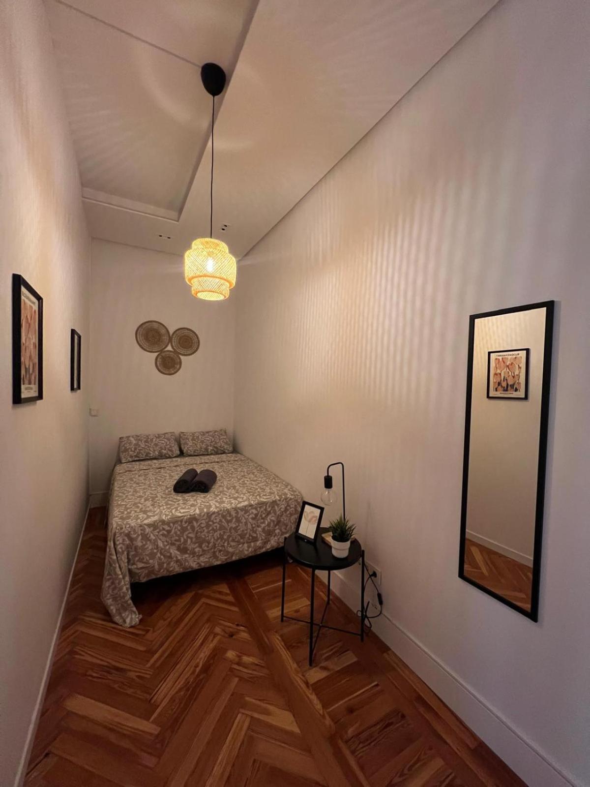 Private Rooms In Magdalena Street Madrid Eksteriør bilde